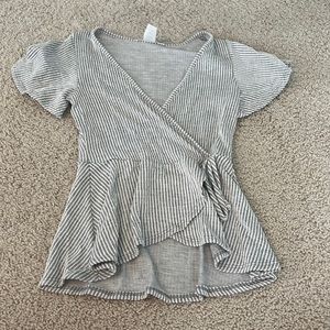 Grey and white wrap shirt! With a cute side tie; size S